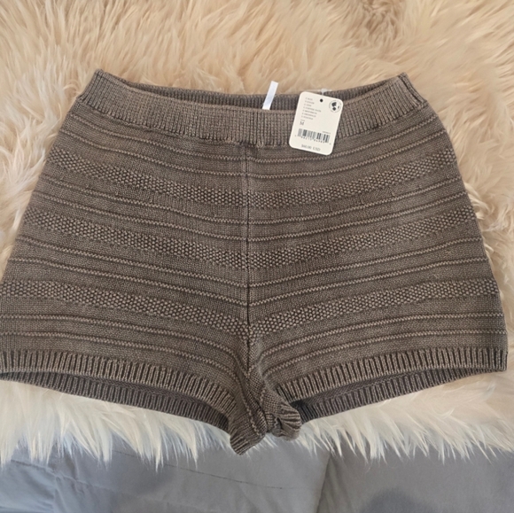 Free People Sz Med Marlo Swit Sweater Shorts - Picture 1 of 4